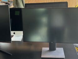 DELL 27" monitor ULTRA U2720Q